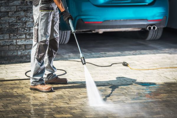 Driveway Pressure Washing in Breckenridge