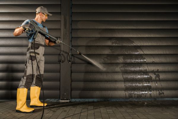 Garage Power Washing in Breckenridge